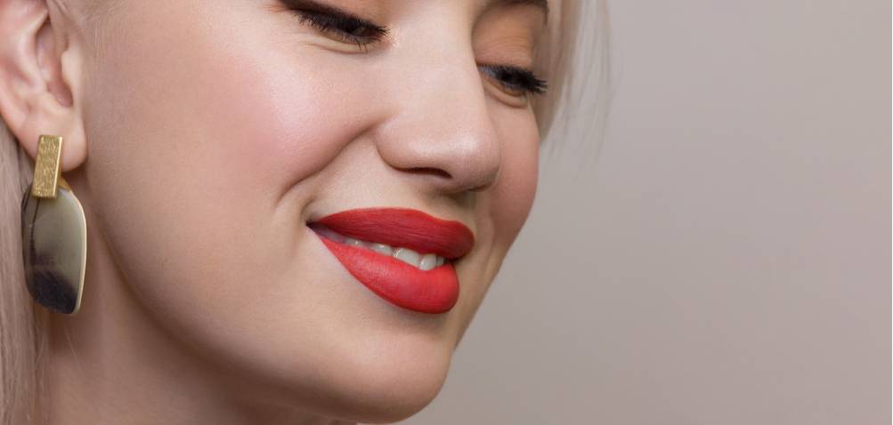 5 tips on how to wear fake earrings with sensitive ears