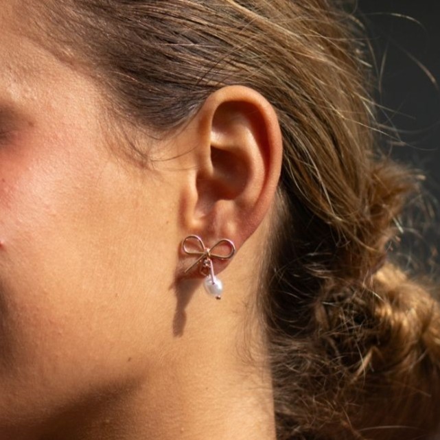 Gold Wire Bow With Pearl Drop Earrings - Image 4
